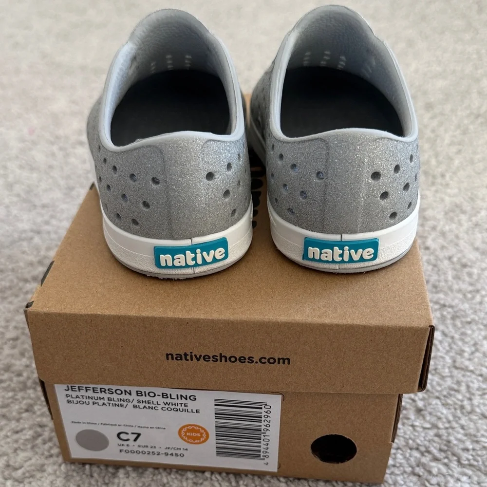 Native Jefferson Kids Sneakers in Silver and White